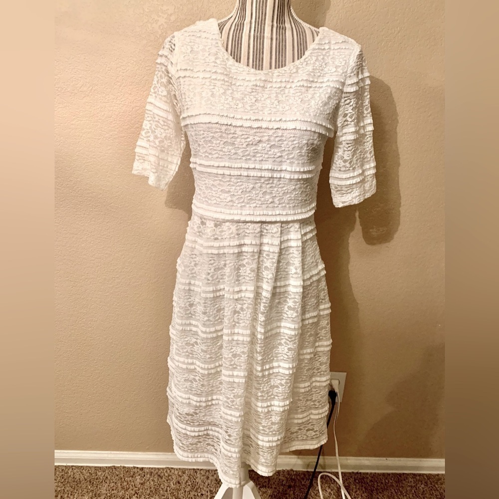 NWT Lace Dress Size 8 Enfocus Studio White Short-Sleeved Fully Lined Classy NEW